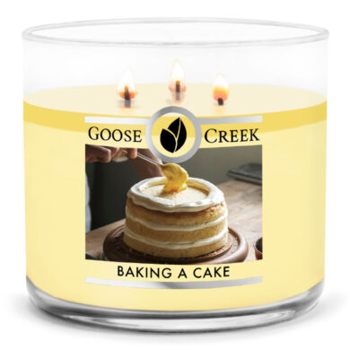 Svíčka 0,41 KG BAKING A CAKE, aromatická v dóze, 3 knoty  (ZGC-GC151055)