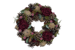 Věnec PINE s růžemi, přírodní/červená/zelená, 28x2 - Věnce, větve a girlandy z přírodních materiálů pro váš domov i zahradu. Objednejte si a užijte si krásné Vánoce.
